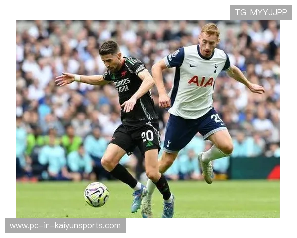 阿森纳暂居英超积分榜首位 凭借稳定表现力压曼城和利物浦 阿森纳暂居英超积分榜首位 凭借稳定表现力压曼城和利物浦