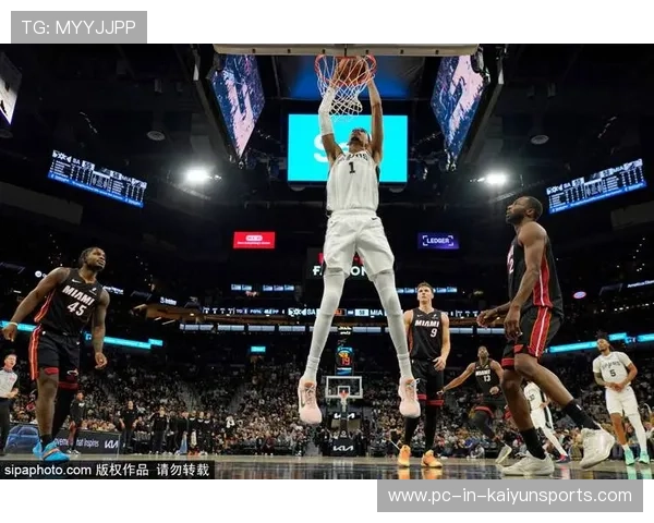 西部震荡!太阳力克不败马刺迎来赛季第二胜 终结对方连胜纪录 西部震荡!太阳力克不败马刺迎来赛季第二胜 终结对方连胜纪录