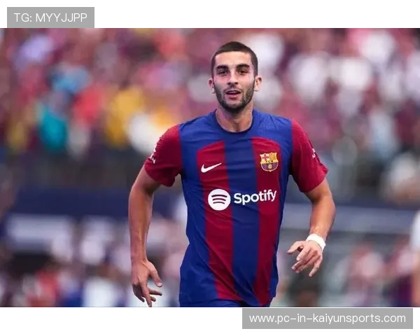 费兰托雷斯与队友撞墙配合后破门，巴萨前场默契极高